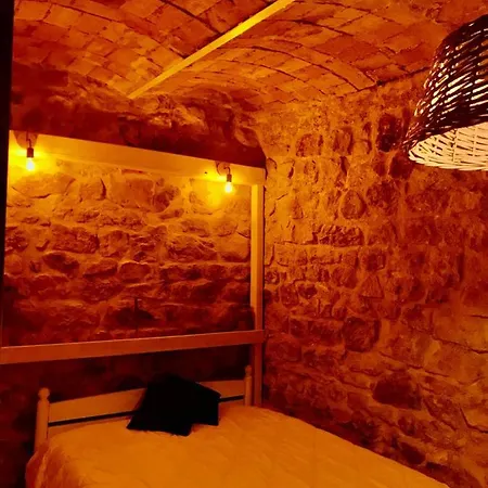 Atypique Dans Cave Voutee Avec Petit Dejeuner Saint-Genest-de-Bauzon
